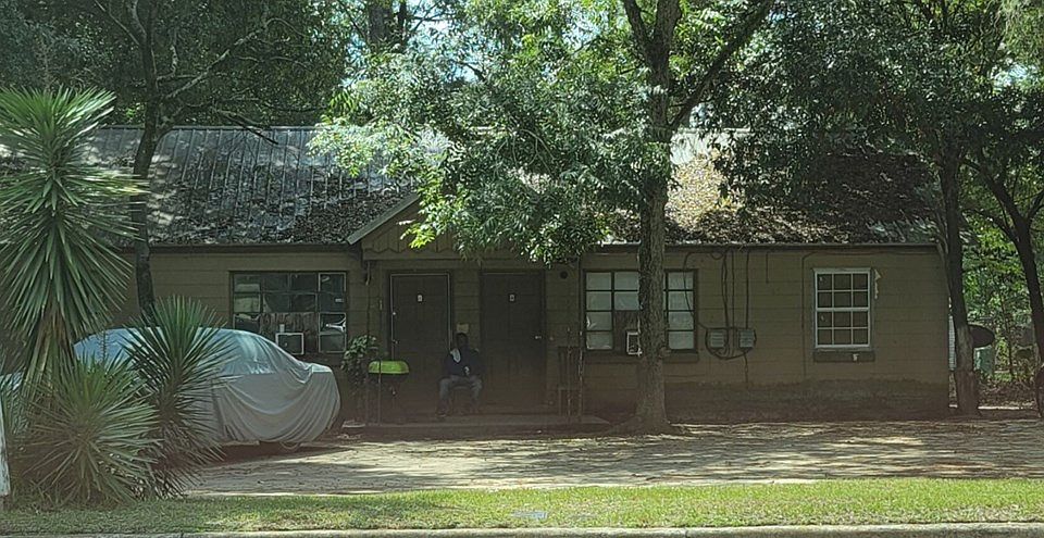 2nd image of 1116 Gordon Ave