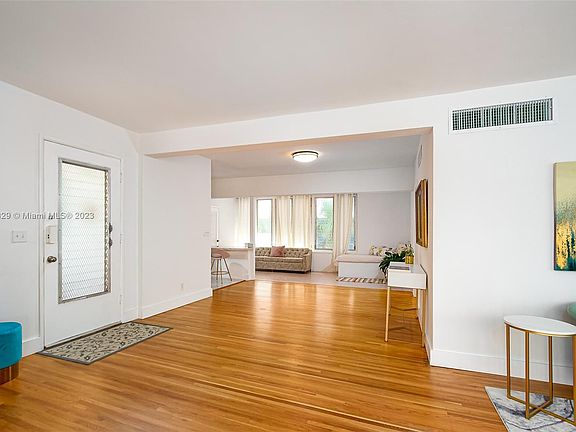 5th image of 10081 W Bay Harbor Dr APT 4