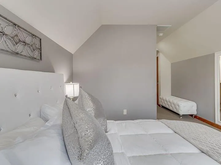 1705 S Vermont Ave — Photo 20