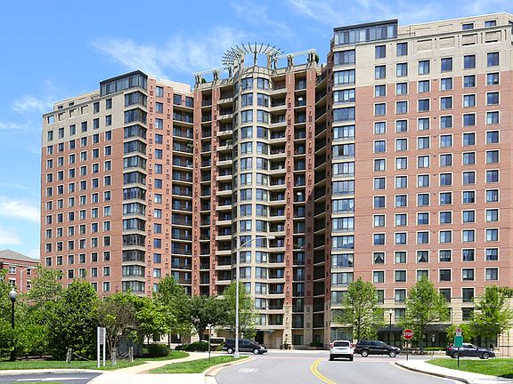1401 Joyce on Pentagon Row Apartments