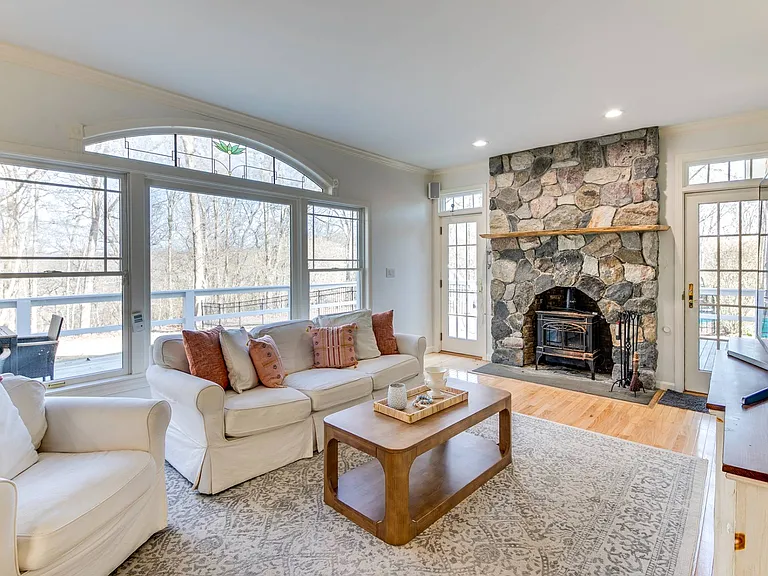 38 Fleming Rd — Photo 12