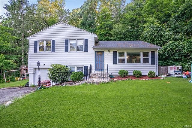 1st image of 25 Glenna Dr
