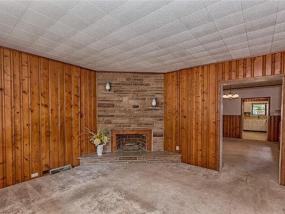 4th image of 2828 Burgess Ln