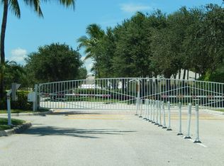 6941 Blue Skies Dr, Lake Worth, FL 33463