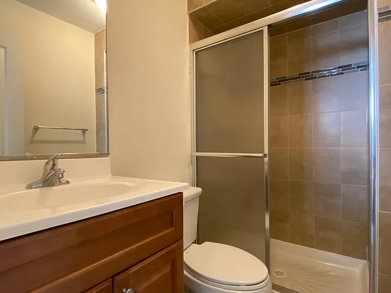 33 Sheridan Ave #1F — Photo 7