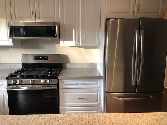4th image of 5012 Railway Ave #19