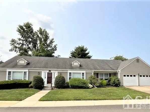 617 Waverly Way #A, Monroe Township, NJ 08831