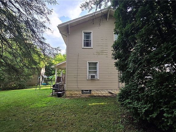 4th image of 442 Poland Ave