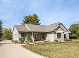 902 1st Ave E, Holmen, WI 54636