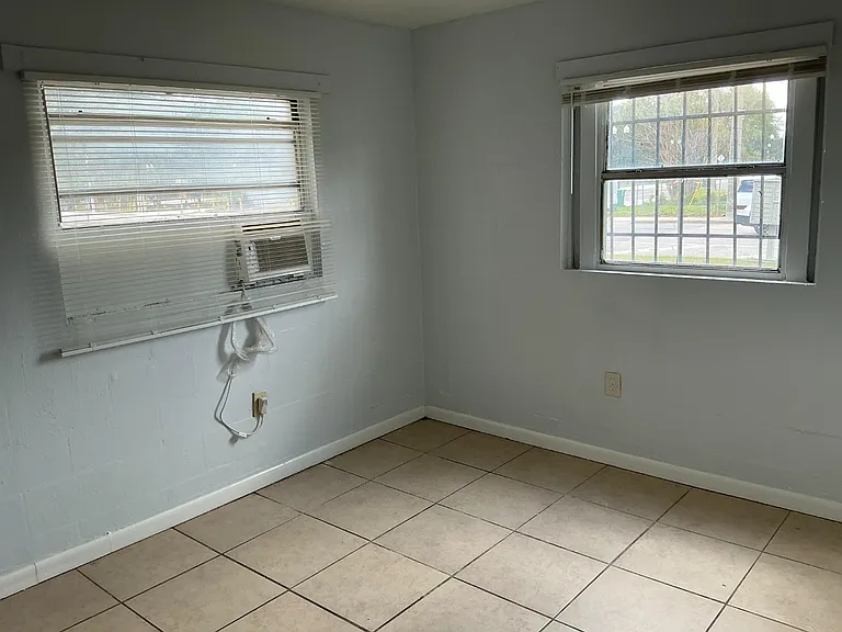 621 W South St #1 — Photo 16