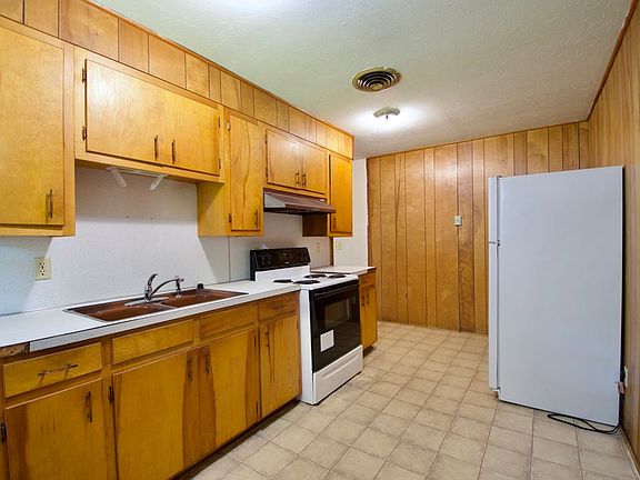2nd image of 211 Wittel Ave Unit B
