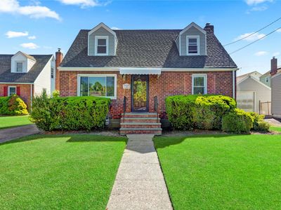 352 Herricks Road, Mineola, NY, 11501