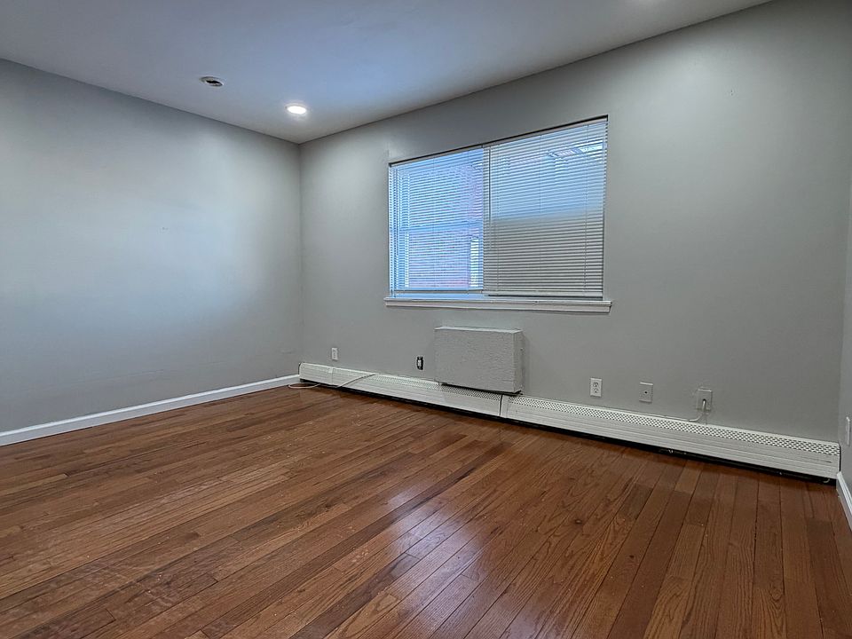 1st image of 400B13 Olive St #B13