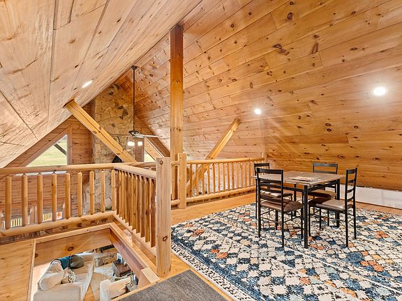 15th image of 2063 Kennedy Creek Rd