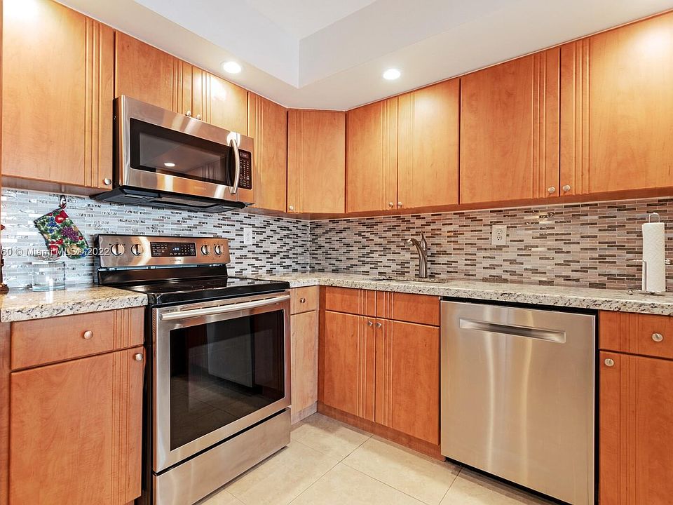 1st image of 18021 Biscayne Blvd #1203-2S