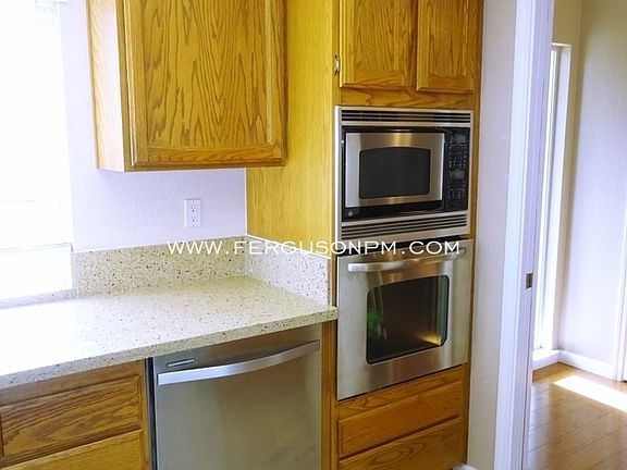 3rd image of 100 Garrett Dr
