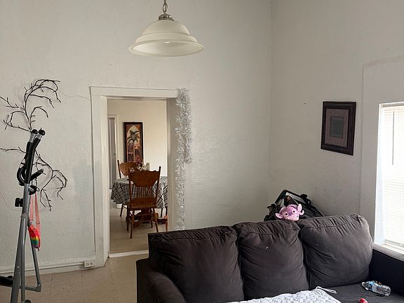 3rd image of 714 Webster St