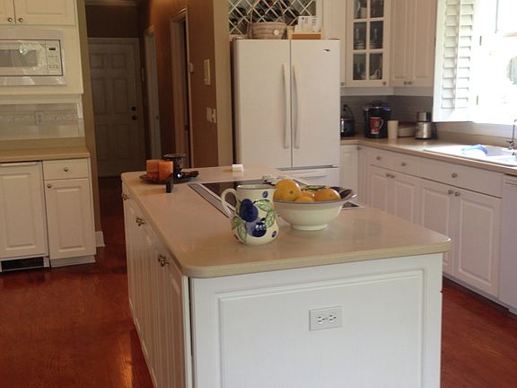 3rd image of 27 Catalpa Ct