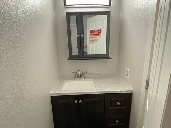 5th image of 1050-1052 12th St #1050