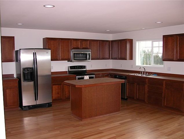 All stainless appliances stay