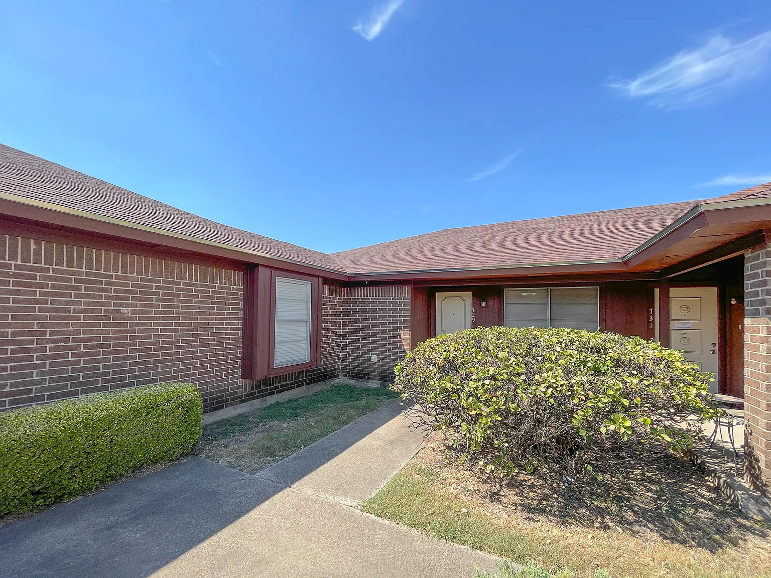 2 bed, 1.5 bath, 1113 sqft, $1,200 — Photo 2