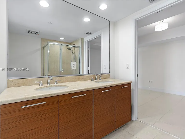 50 Biscayne Blvd #2604 — Photo 32