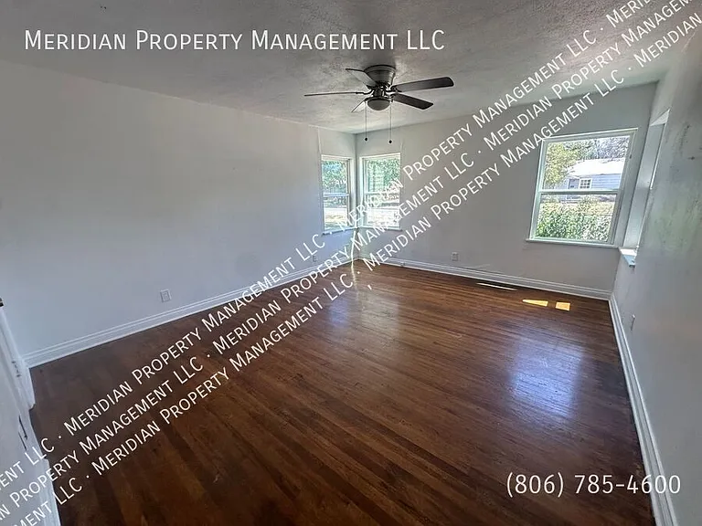 2426 31st St — Photo 7