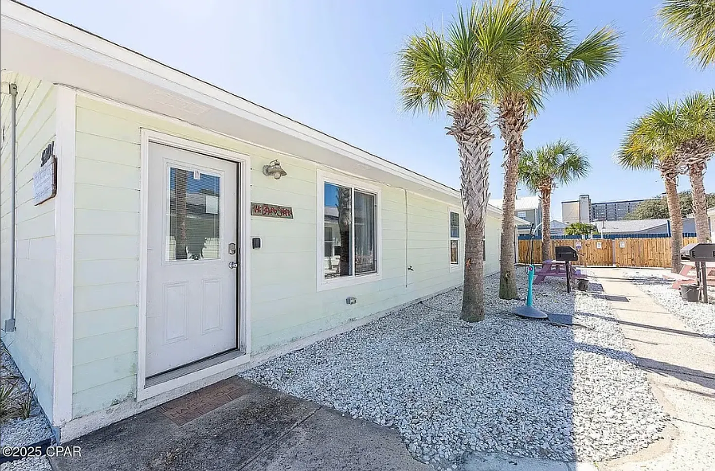 2 bed, 950 sqft, $1,800 — Photo 1