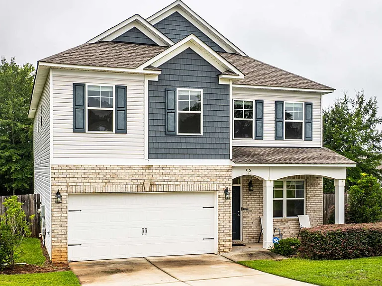 30 Ellis Cir — Photo 1