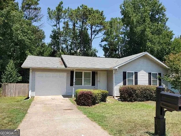 204 Sherwood Loop photo 1