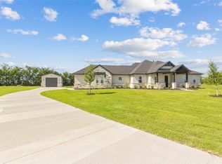 8401 Stallion Dr, Godley, TX 76044