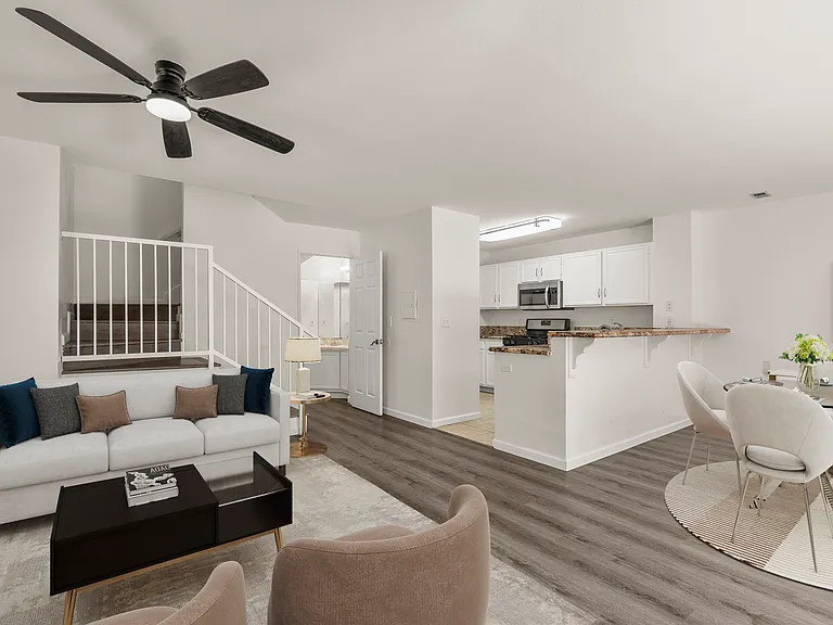 1229 E Carson St #1 — Photo 1