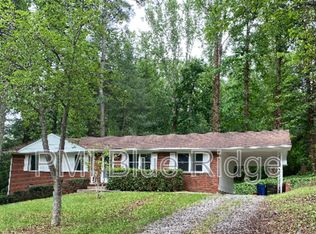 325 Comet Dr, Hendersonville, NC 28791