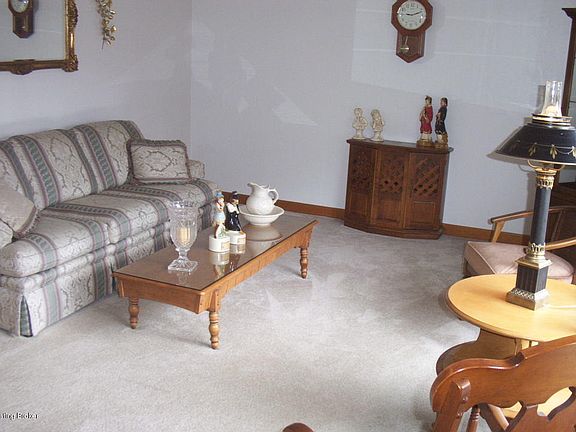5th image of 9310 Hacienda Dr
