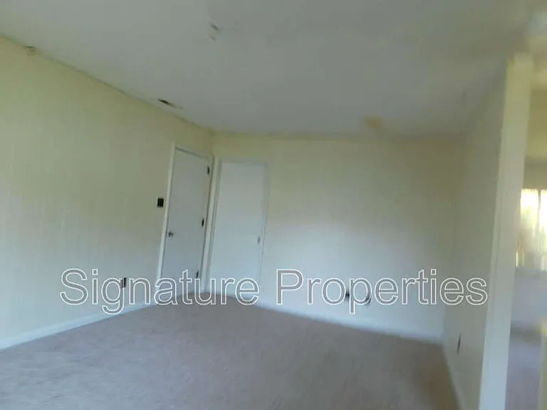 3825 Annie Ln — Photo 9
