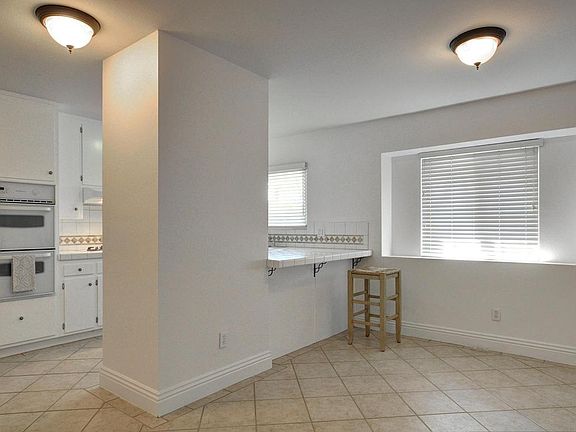 5th image of 91 Teasdale St