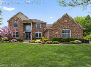 6707 Forest Pointe Blvd, Davisburg, MI 48350