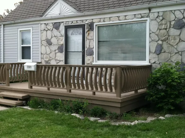 22611 Blackburn St, Saint Clair Shores, MI 48080