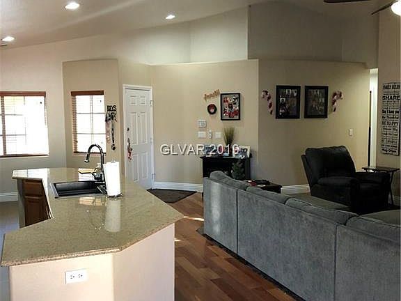 3rd image of 320 Moonlight Glow Ave