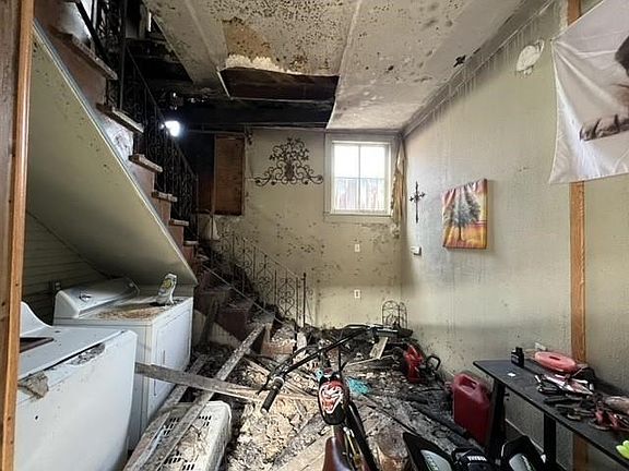 4th image of 115 E Saint Bernard Hwy Unit 1&3
