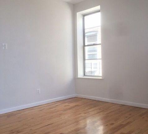3rd image of 1514 Eastern Pkwy APT 8