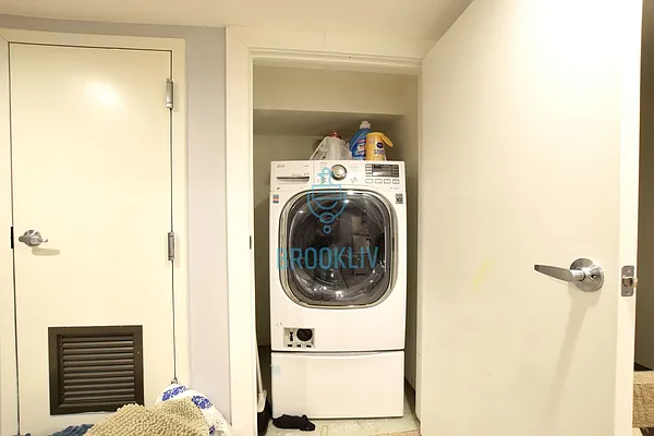 Rented by null | media 64