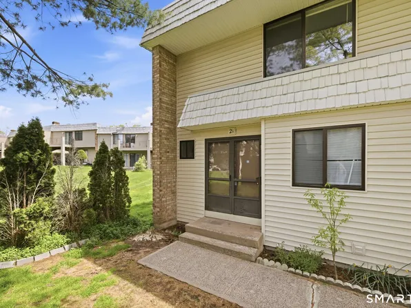 21 Mountain Laurel Court #21, Cromwell, CT 06416