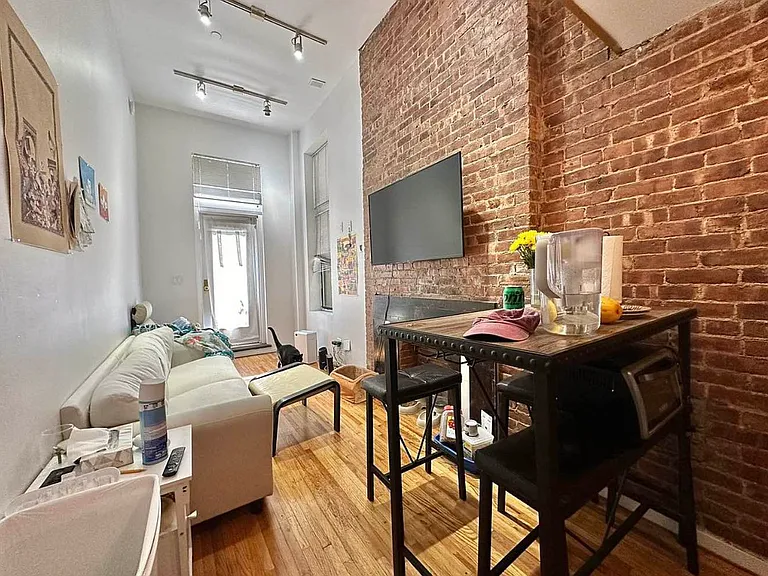 368 W 46th St #1D — Photo 7