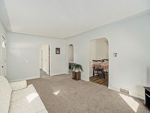 5th image of 1172 Francis Ave
