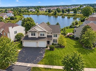2965 Farmington Dr, Lindenhurst, IL 60046