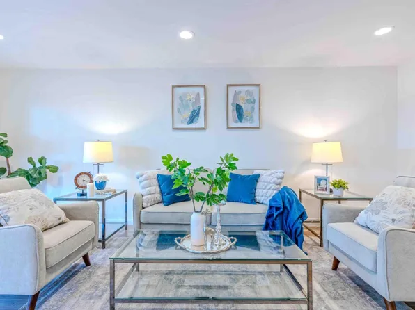255 S Rengstorff Ave APT 23, Mountain View, CA 94040