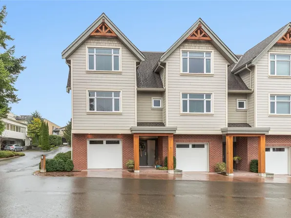 180 1st Ave W Unit 8, Qualicum Beach, BC V9K 1H1