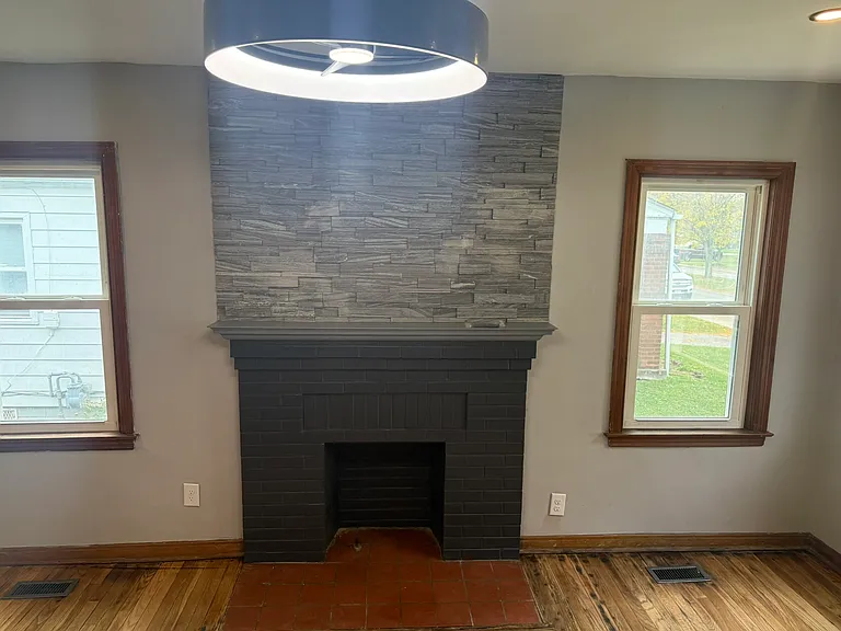 1050 Bulen Ave — Photo 3