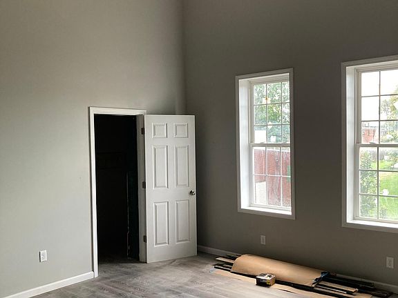 5th image of 621 N Main St #203